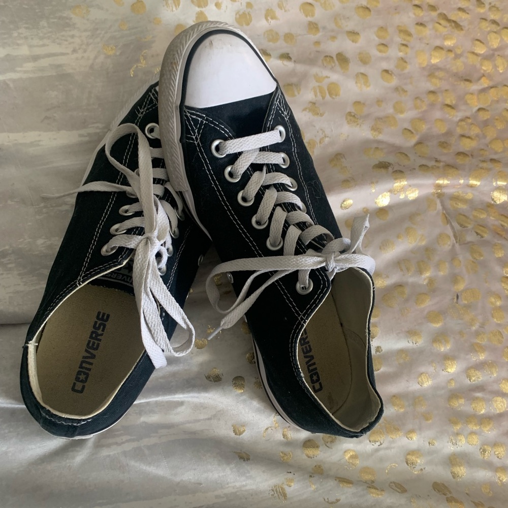 Converse low top chucks